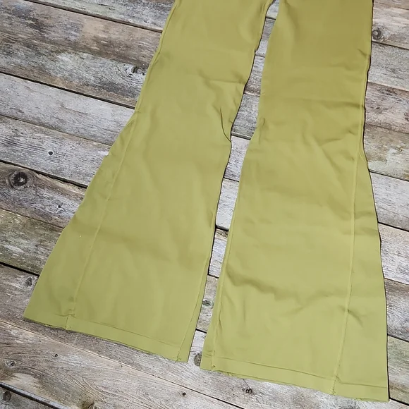 FP Movement Good Karma Flare Leggings Dusty Military M/L FP082 NWOT - Picture 5 of 7